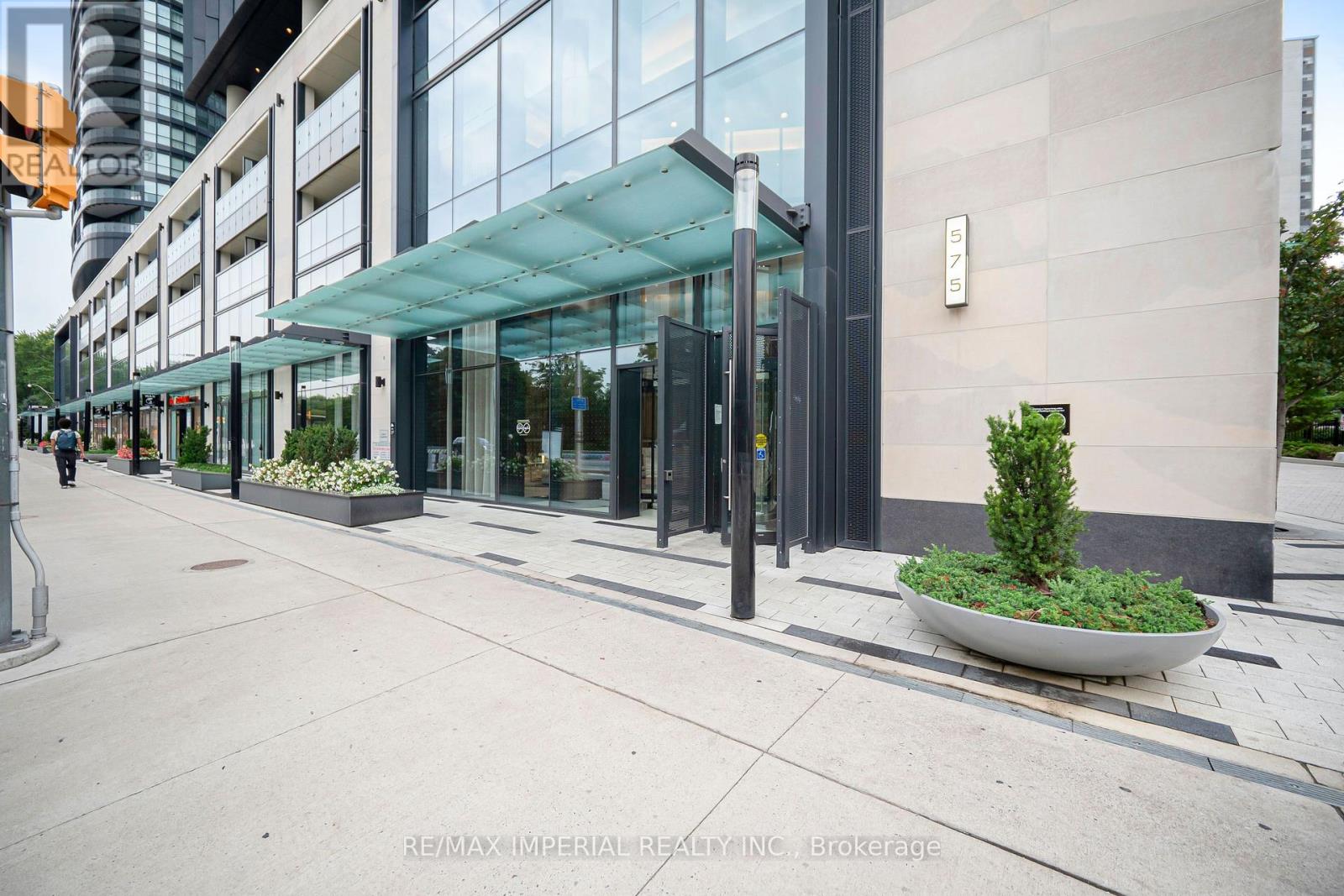 2410 - 575 Bloor Street E, Toronto, Ontario M4W 0B2 - Photo 2 - C13672942