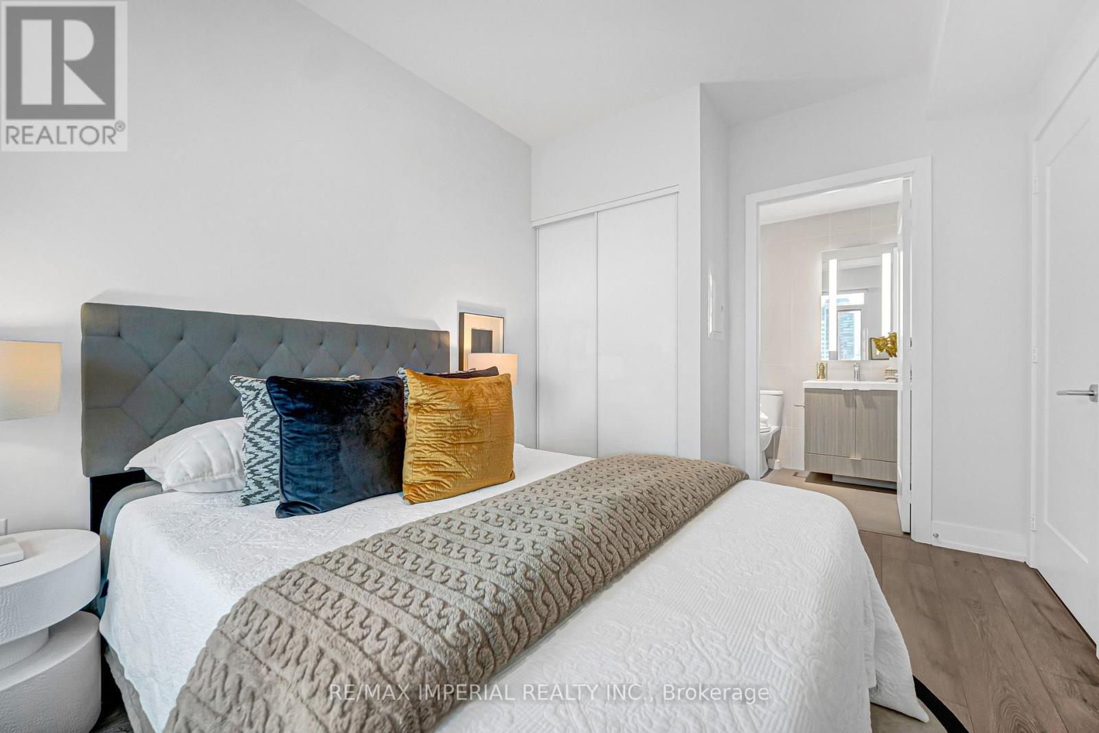 2410 - 575 Bloor Street E, Toronto, Ontario M4W 0B2 - Photo 21 - C13672942