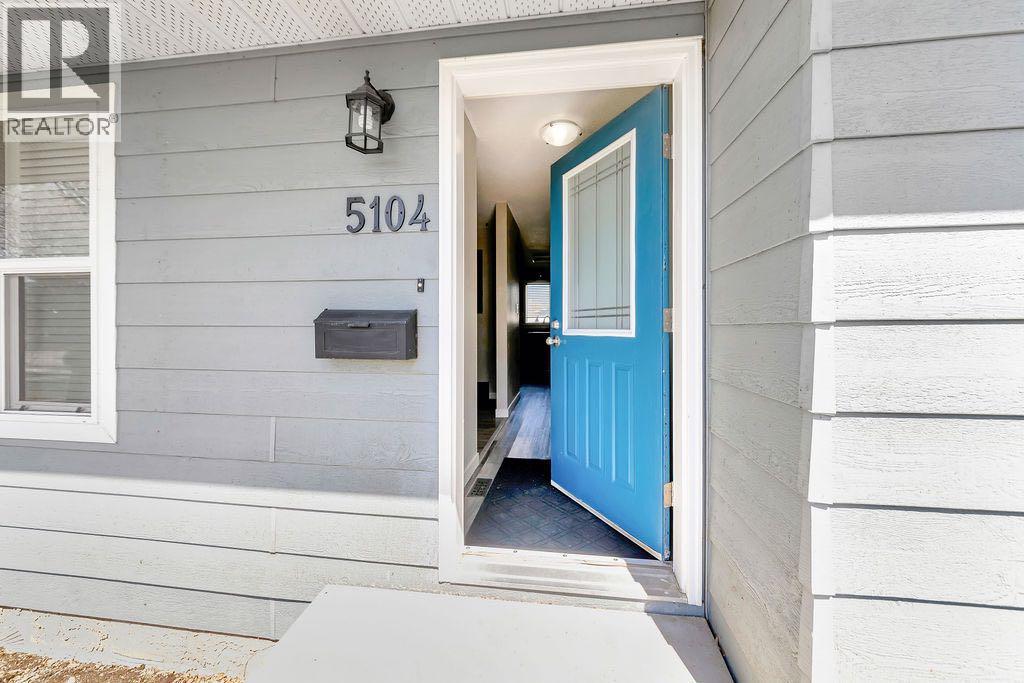 5104 54a Street, Lloydminster, Alberta  T9V 0S5 - Photo 2 - A2331394