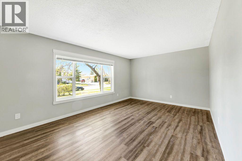 5104 54a Street, Lloydminster, Alberta  T9V 0S5 - Photo 5 - A2331394