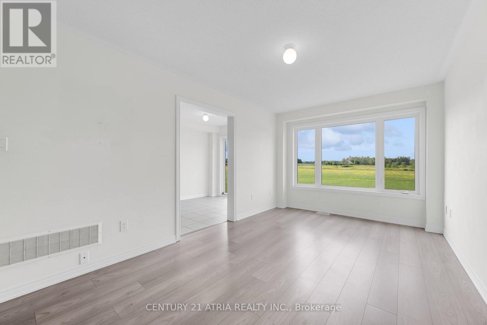 422 Krotz Street W, North Perth, Ontario  N4W 0J4 - Photo 2 - X13615146