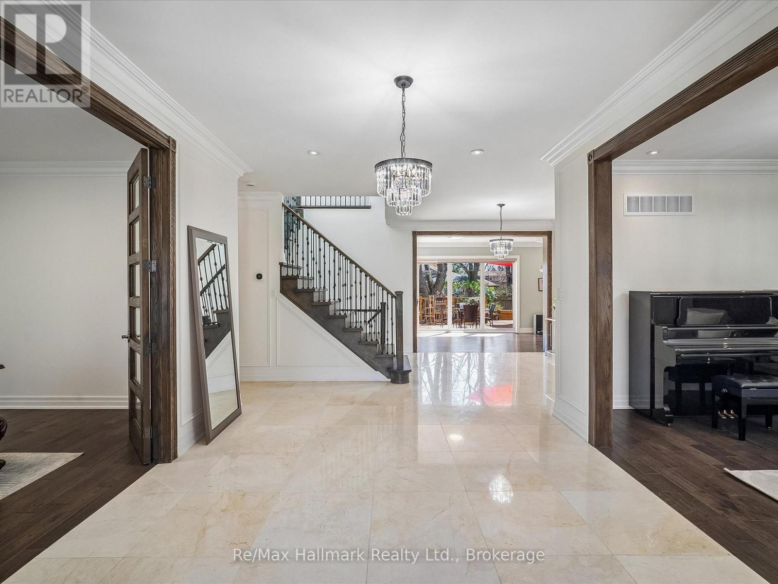 1508 Oakhill Drive, Oakville, Ontario  L6J 1Y5 - Photo 11 - W13444624