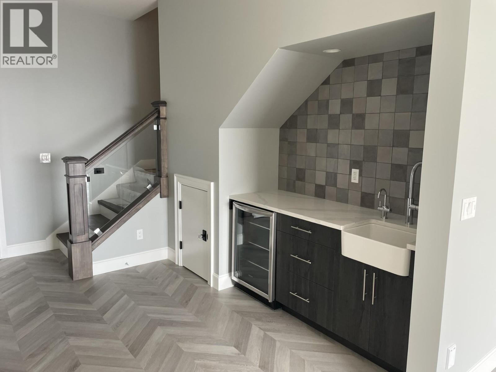 628 Hart Place, Vernon, British Columbia  V1B 4B2 - Photo 18 - 10397517