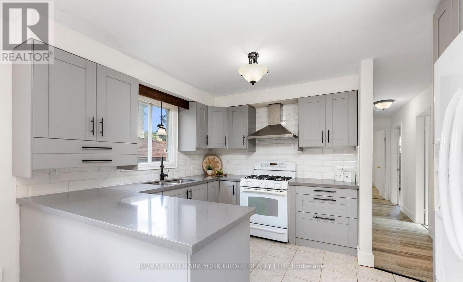 79 Maplegrove Avenue, Bradford West Gwillimbury (Bradford), Ontario  L3Z 1R9 - Photo 12 - N13672936