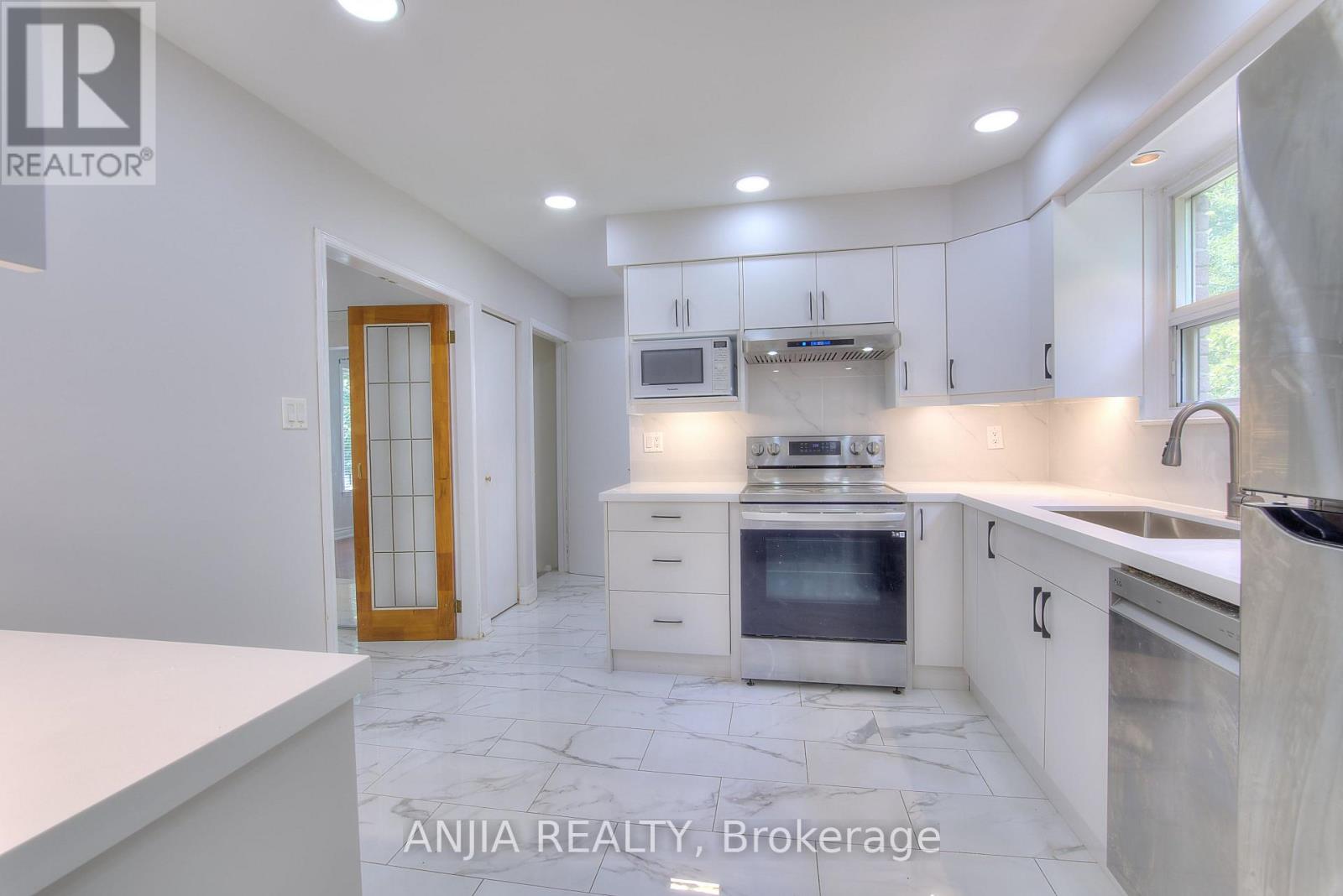 14 Cherrystone Drive, Toronto, Ontario  M2H 1R9 - Photo 9 - C13413832