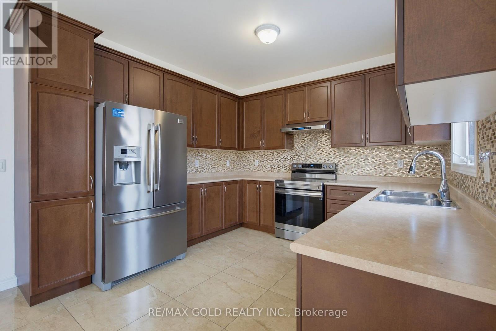 22 Durango Drive, Brampton, Ontario  L6X 2Z2 - Photo 8 - W13668502