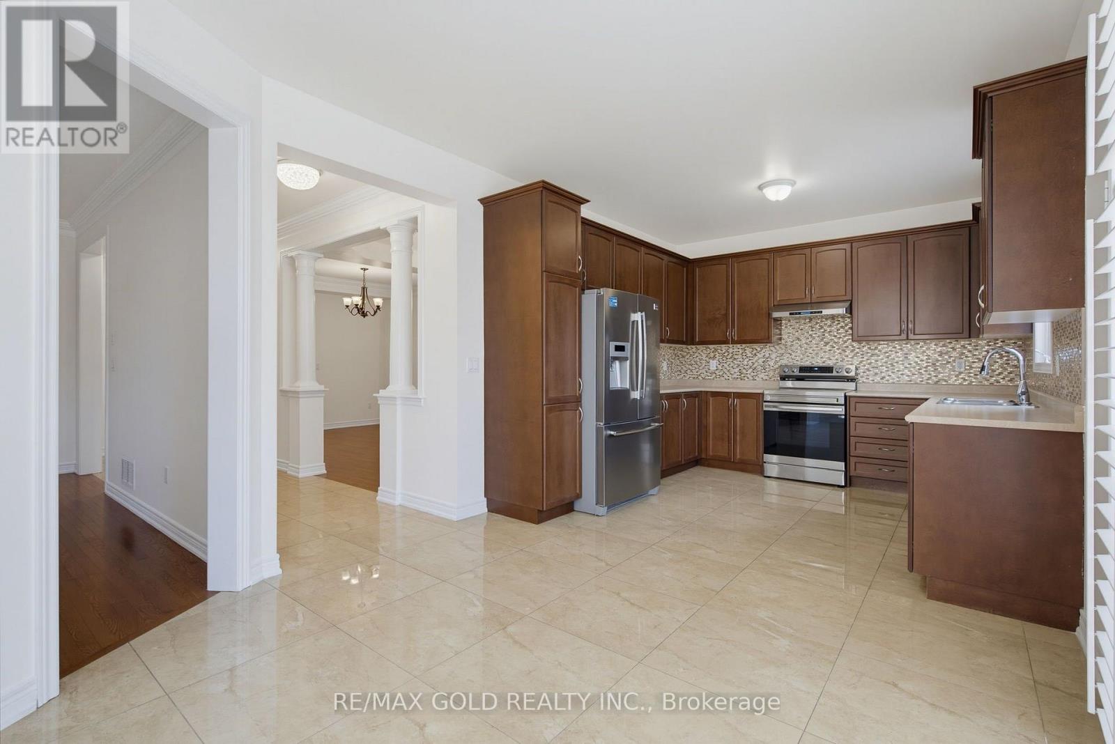 22 Durango Drive, Brampton, Ontario  L6X 2Z2 - Photo 6 - W13668502