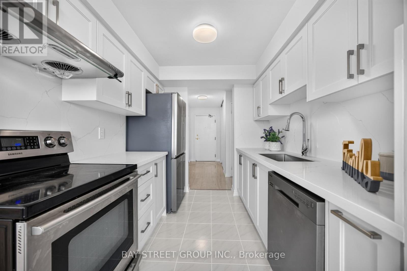 2203 - 400 Webb Drive, Mississauga, Ontario  L5B 3Z7 - Photo 16 - W13672956
