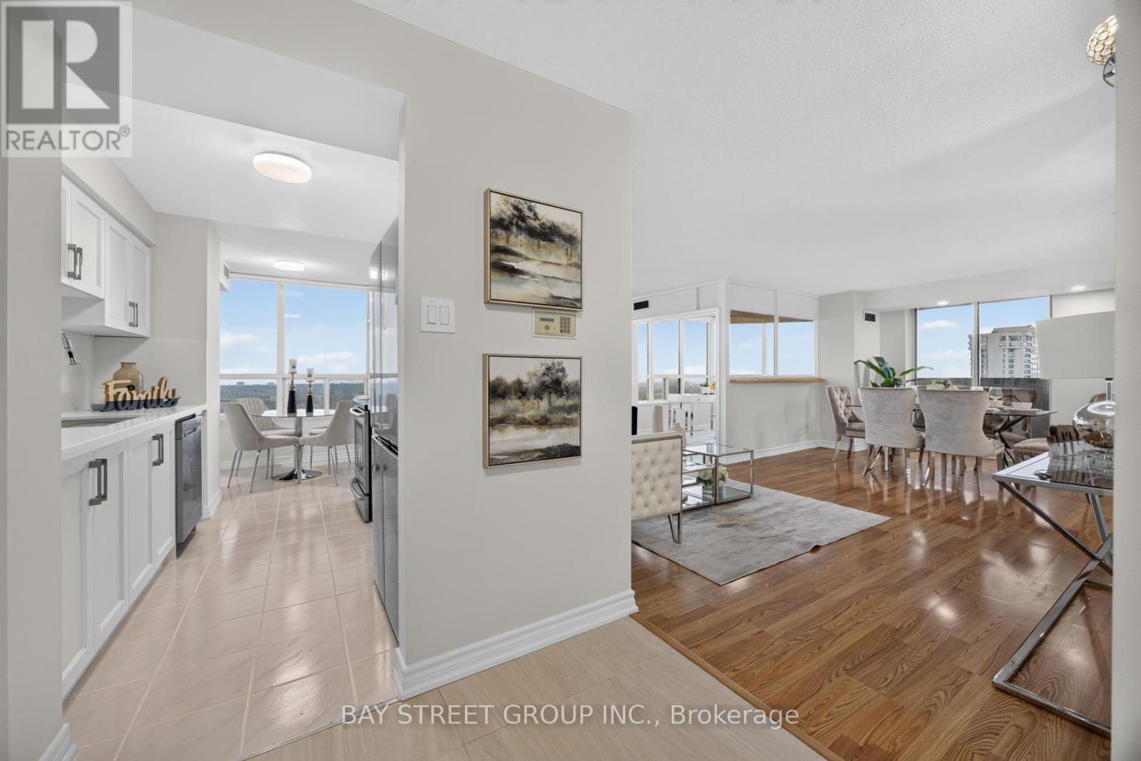2203 - 400 Webb Drive, Mississauga, Ontario  L5B 3Z7 - Photo 6 - W13672956