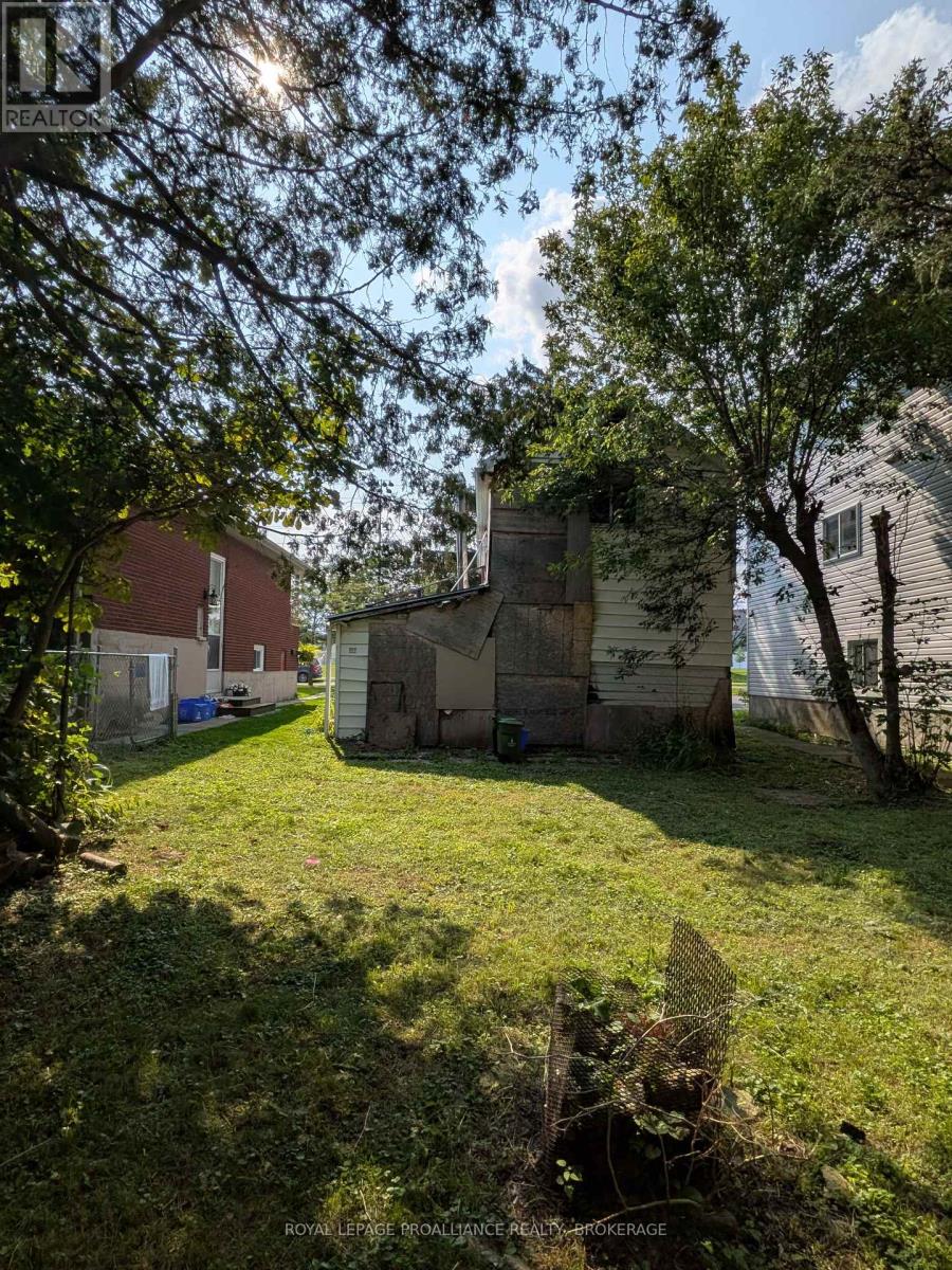 43 Portsmouth Avenue, Kingston, Ontario  K7M 1V3 - Photo 4 - X13672680