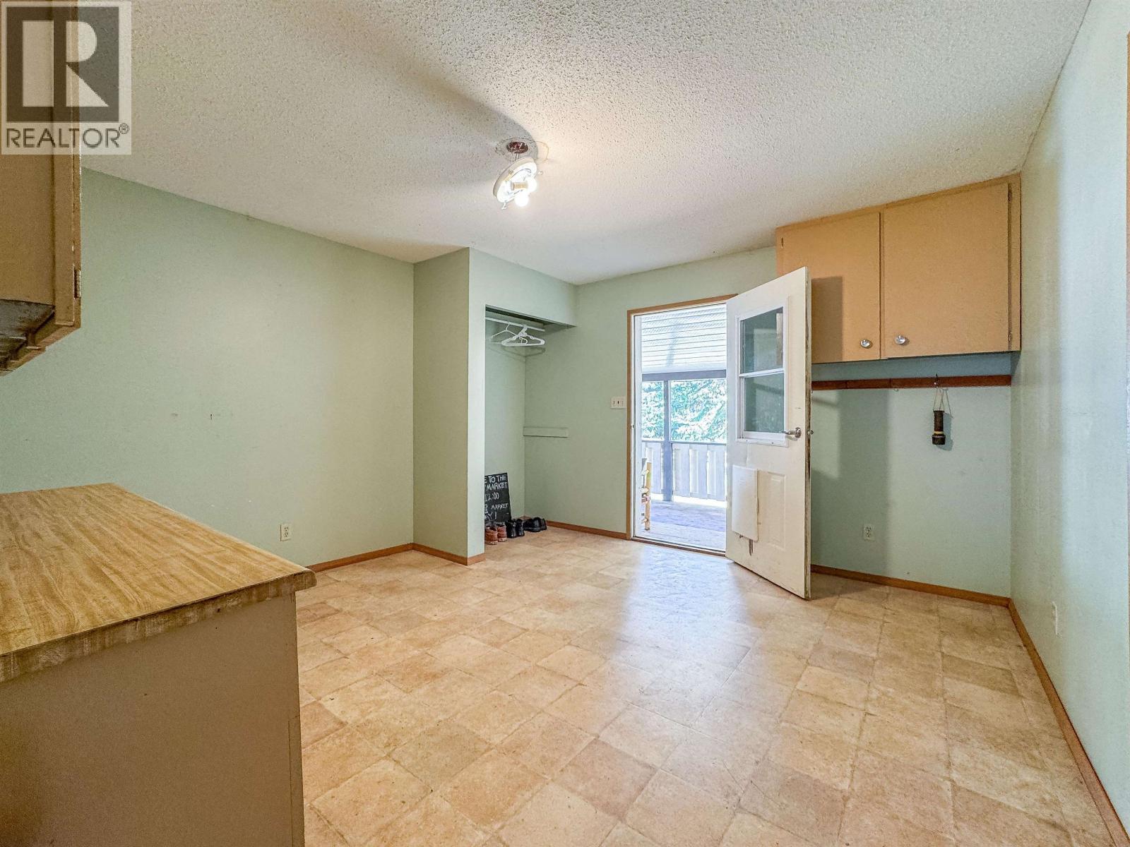 4141 Whalen Road, Smithers, British Columbia  V0J 2N2 - Photo 3 - R3155584