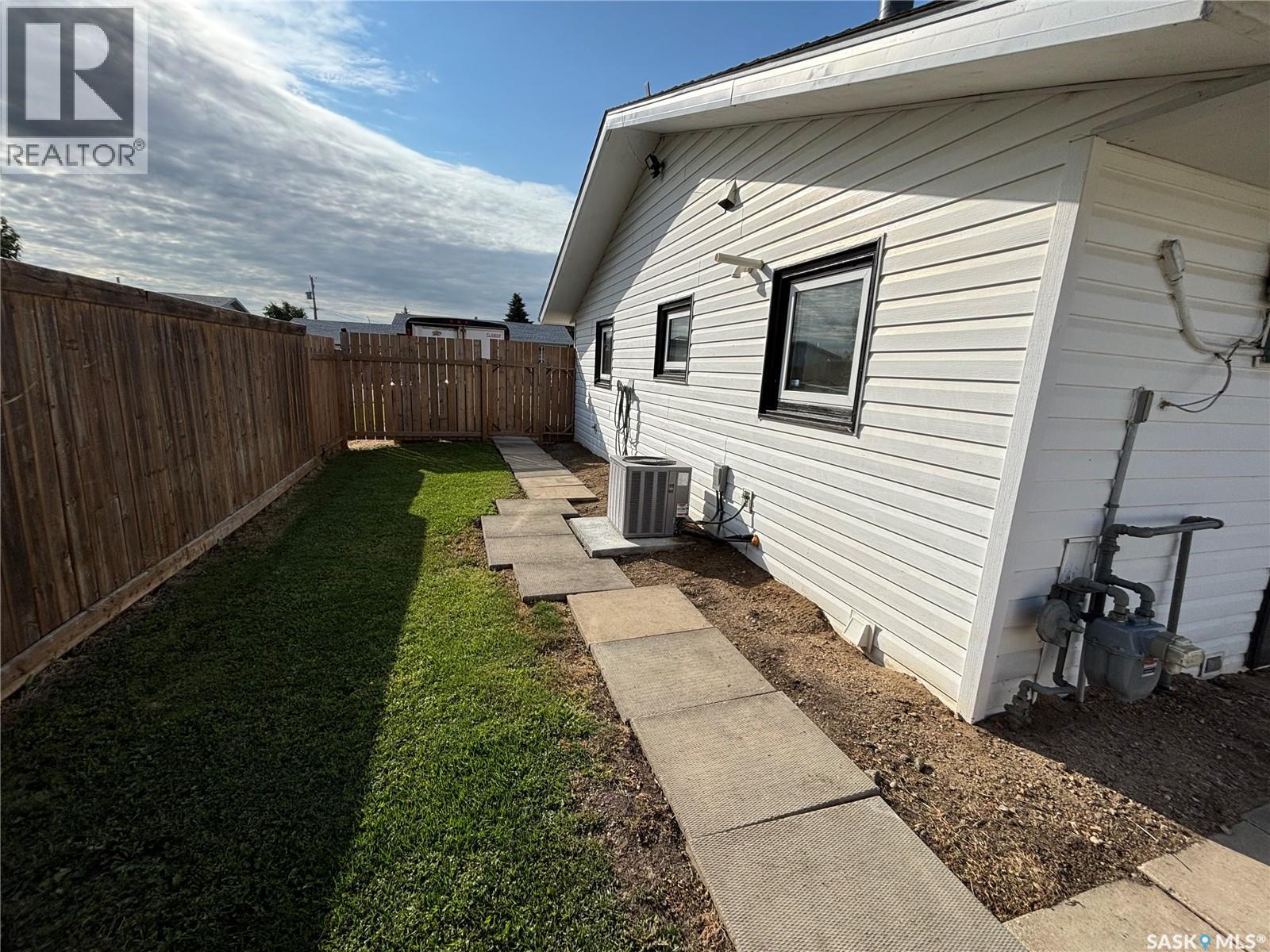 114 Saskatchewan Crescent, Kinistino, Saskatchewan  S0J 1H0 - Photo 5 - SK045495