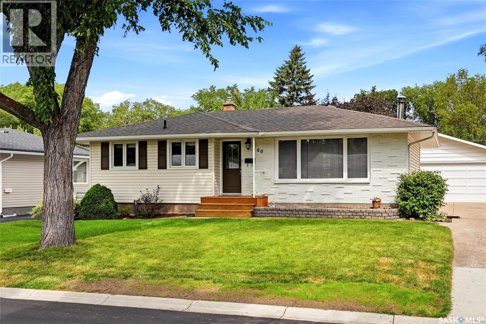 60 Gardiner Avenue, Regina, Saskatchewan  S4S 4P6 - Photo 2 - SK045470