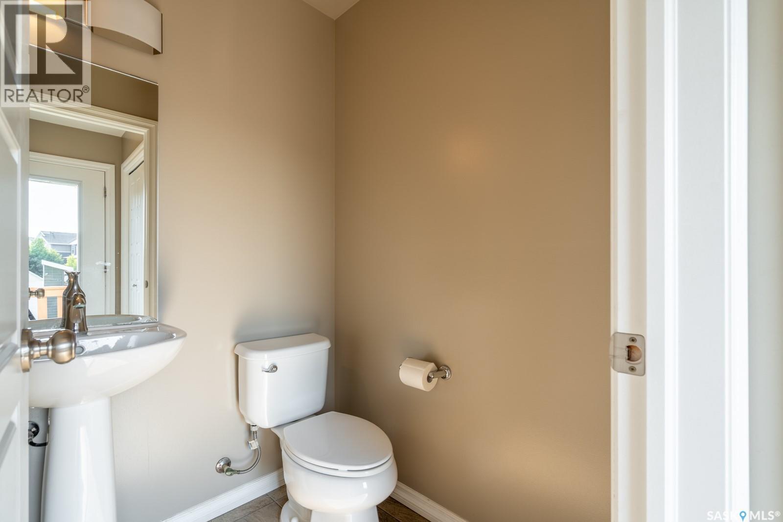 4648 James Hill Road, Regina, Saskatchewan  S4W 0C7 - Photo 12 - SK043891