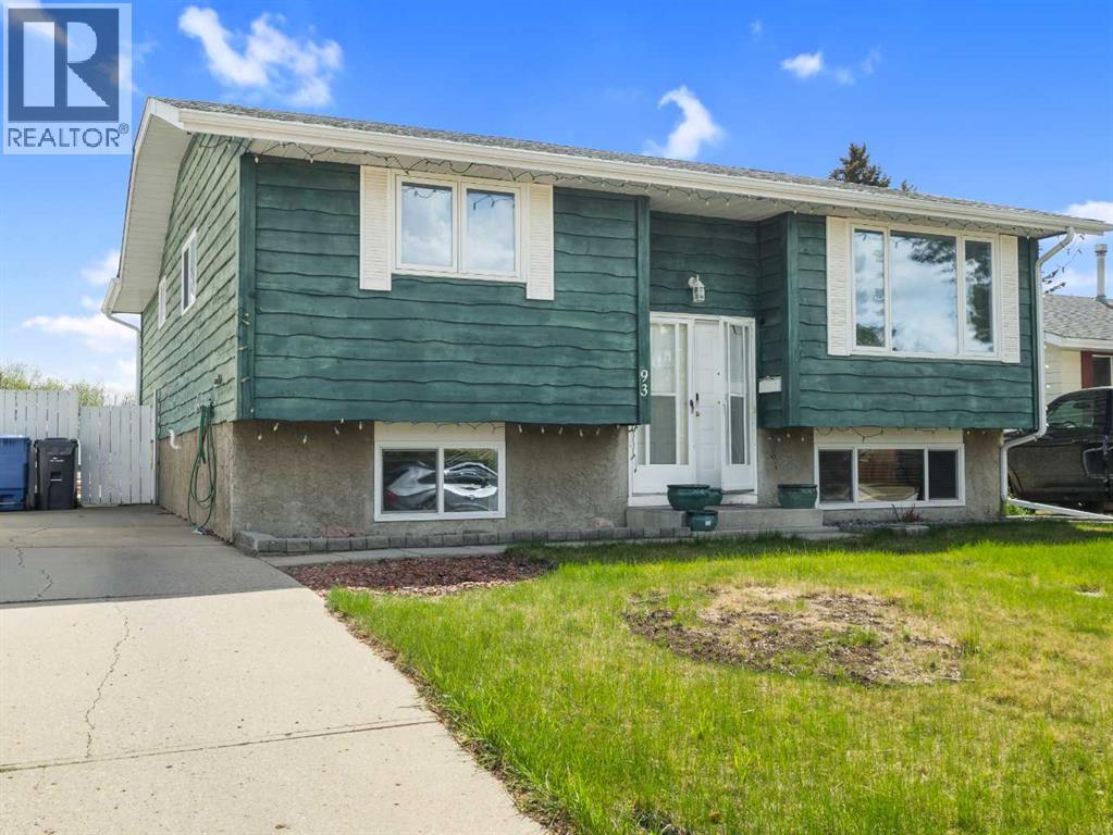 93 Crawford Street, Red Deer, Alberta  T4P 2G4 - Photo 2 - A2337165