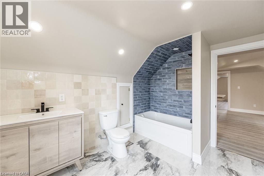13 Hatton Drive Unit# 2, Ancaster, Ontario  L9G 2H5 - Photo 7 - 40855683