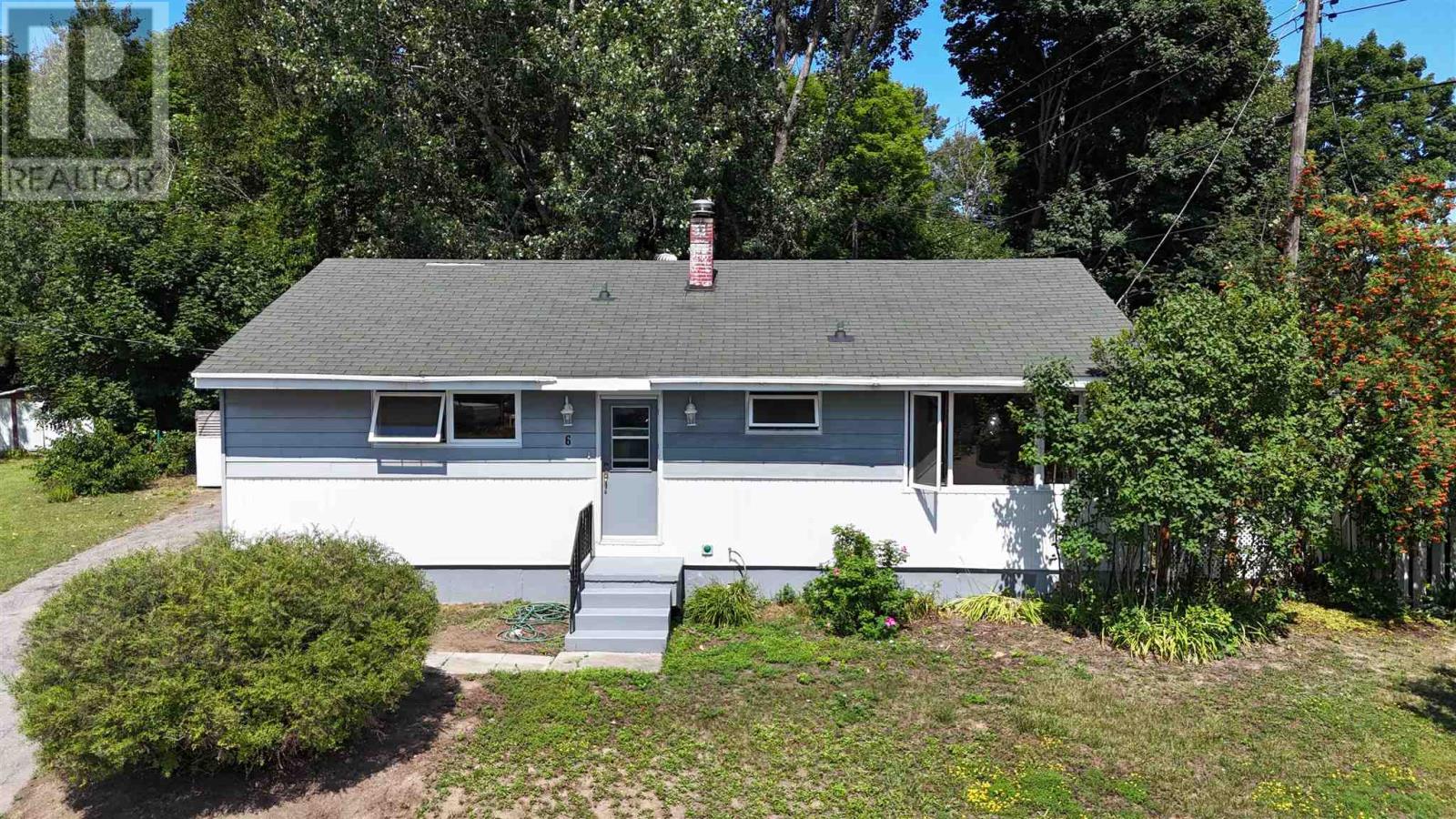6 Smith Pl, Elliot Lake, Ontario  P5A 1R5 - Photo 1 - SM262178