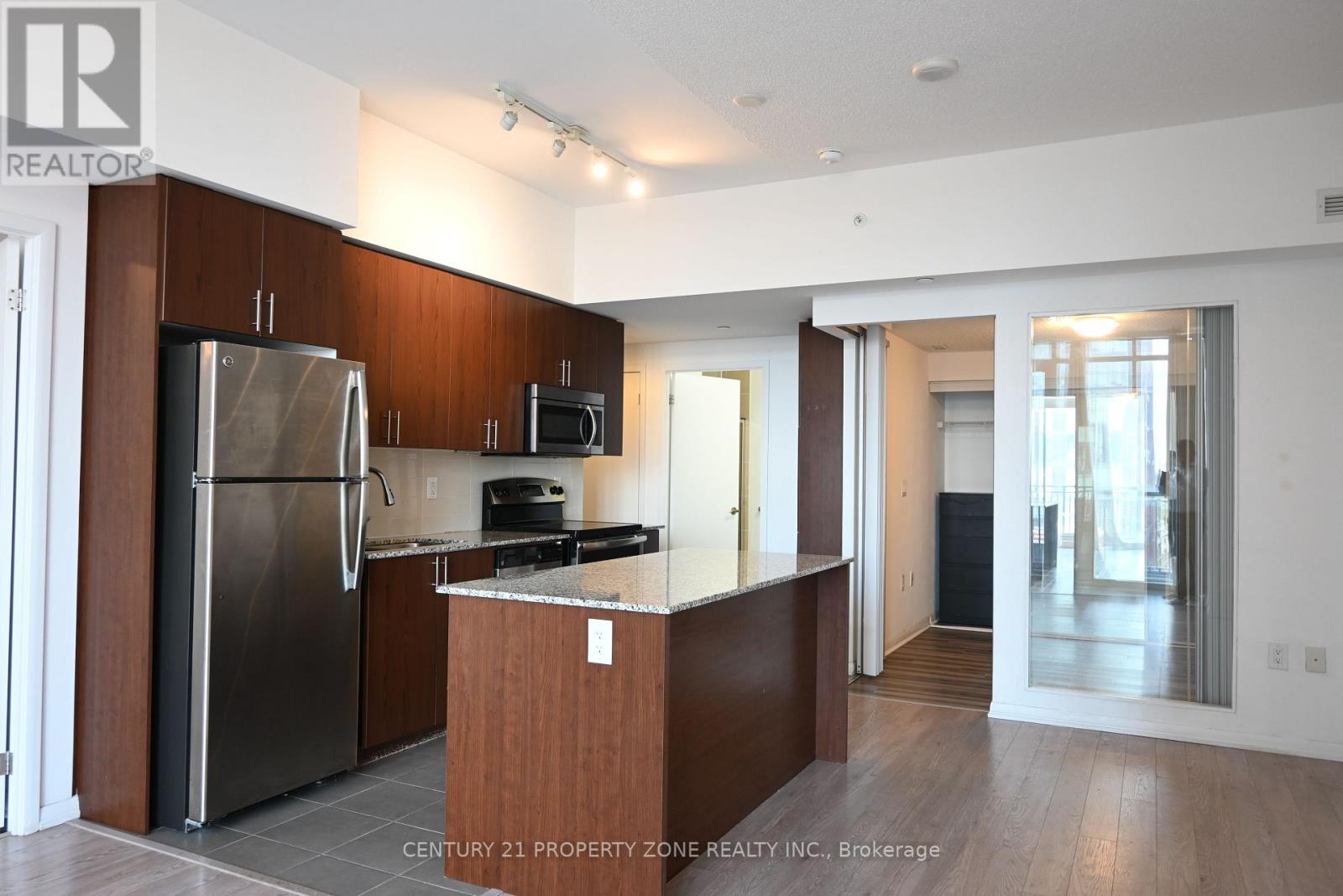 828 - 830 Lawrence Avenue, Toronto, Ontario  M6A 1C3 - Photo 5 - W13664650