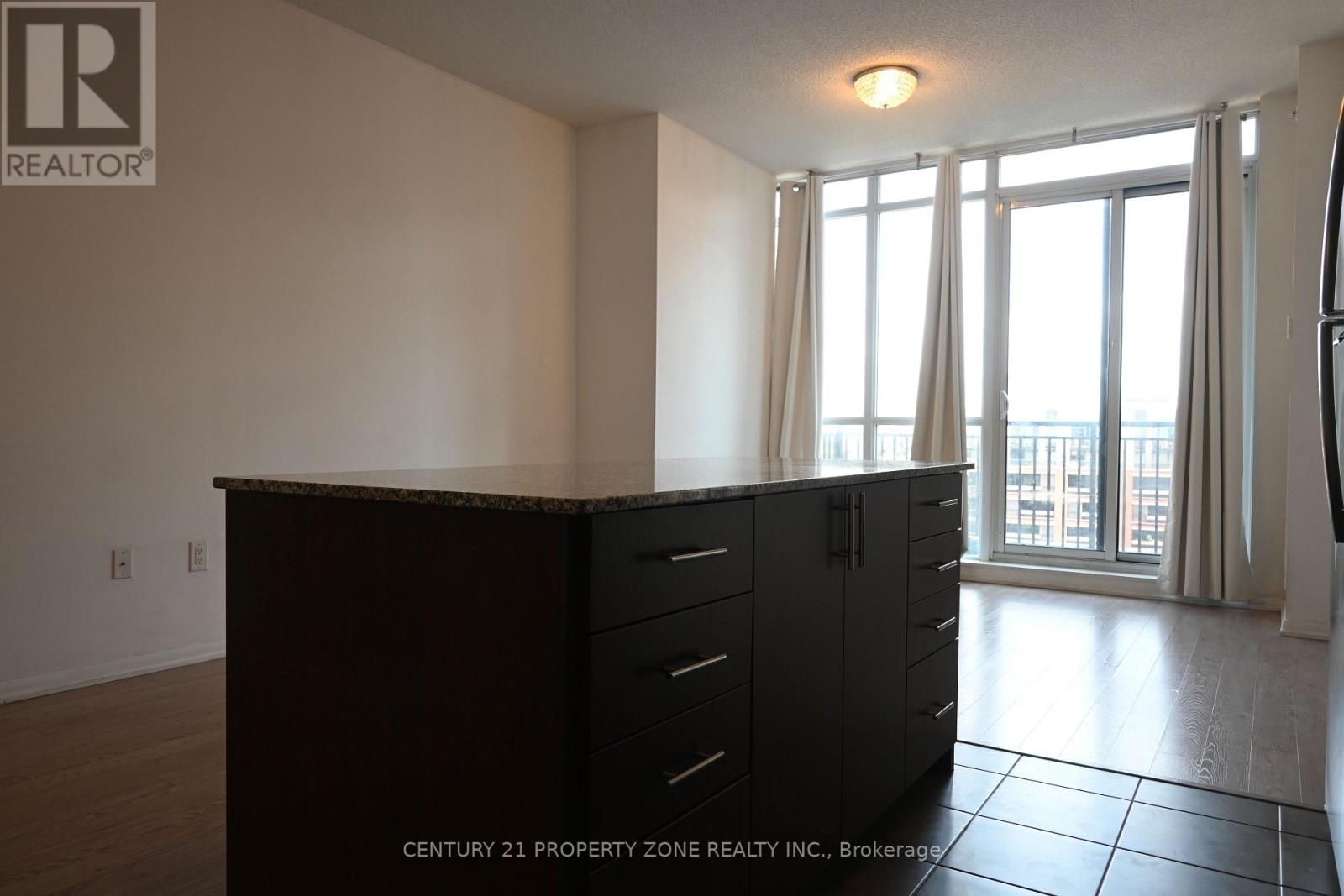 828 - 830 Lawrence Avenue, Toronto, Ontario  M6A 1C3 - Photo 6 - W13664650