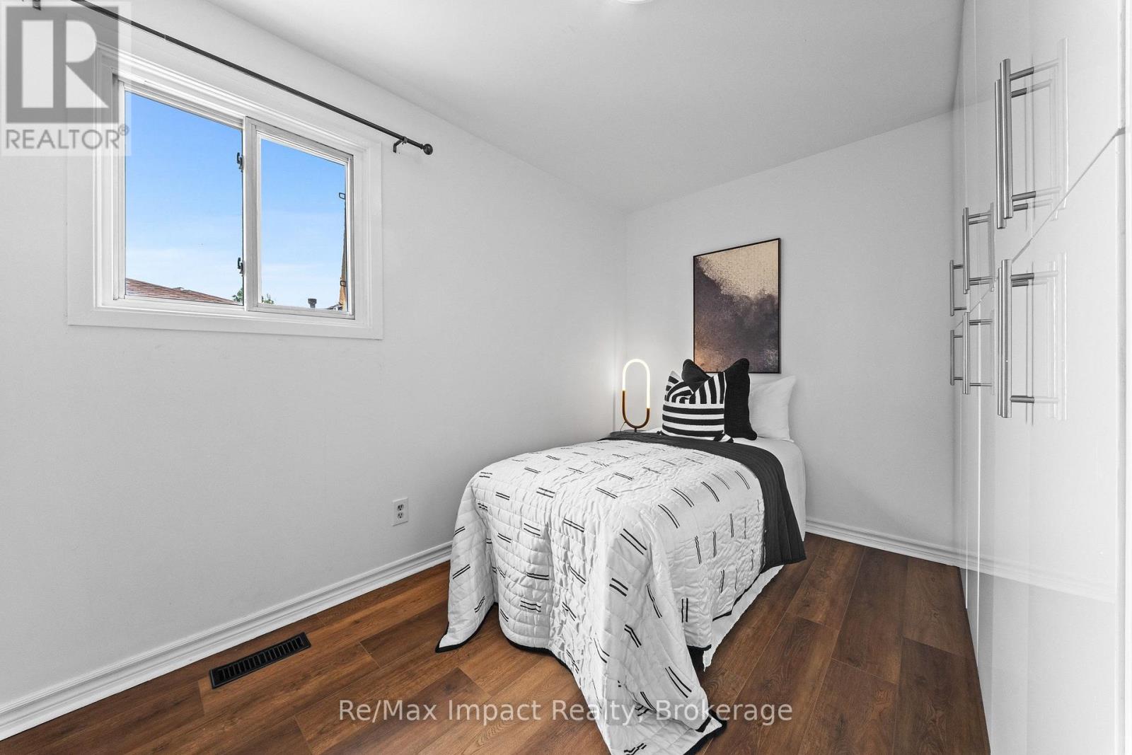 3874 Brandon Gate Drive, Mississauga, Ontario  L4T 3N6 - Photo 13 - W13673208