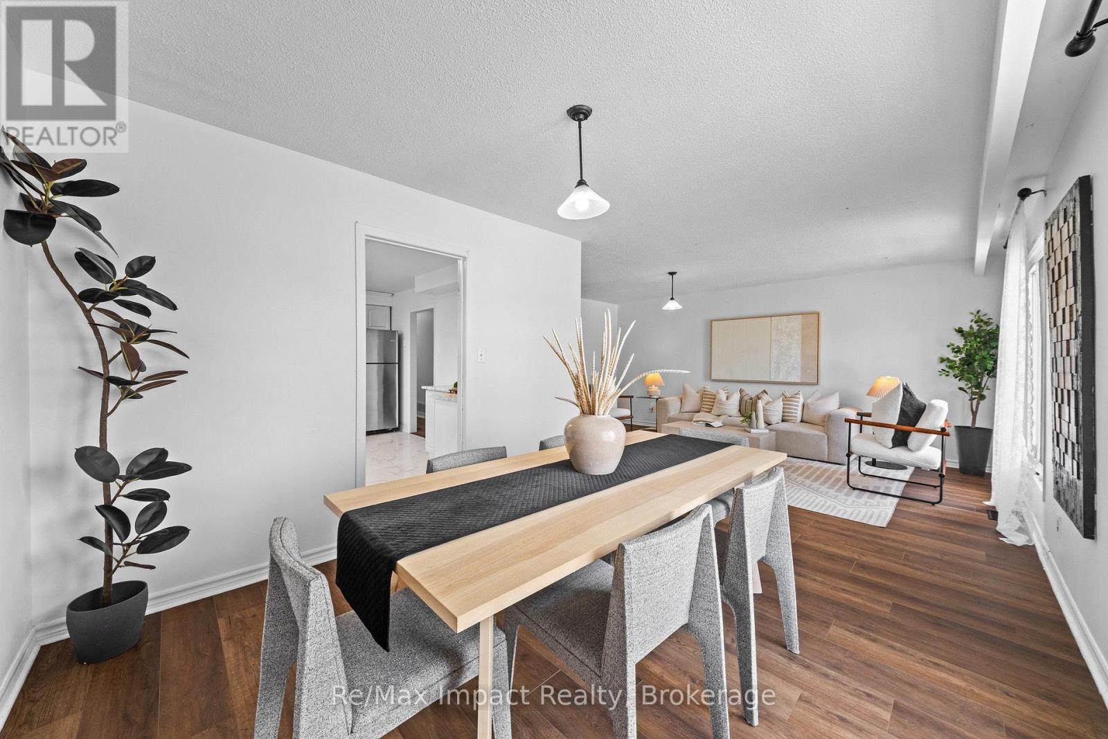 3874 Brandon Gate Drive, Mississauga, Ontario  L4T 3N6 - Photo 6 - W13673208