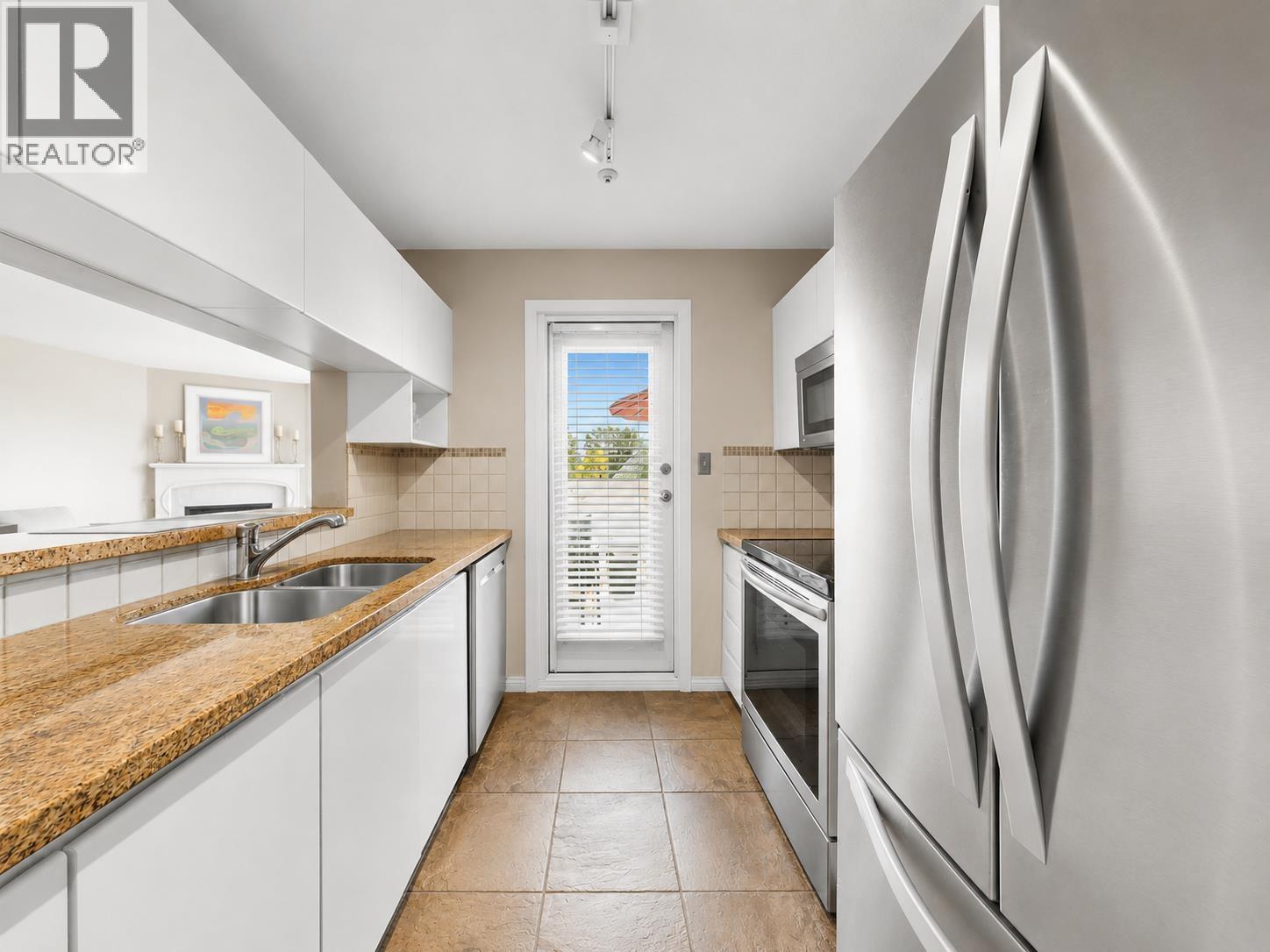312 8450 Jellicoe Street, Vancouver, British Columbia  V5S 4S9 - Photo 6 - R3154943