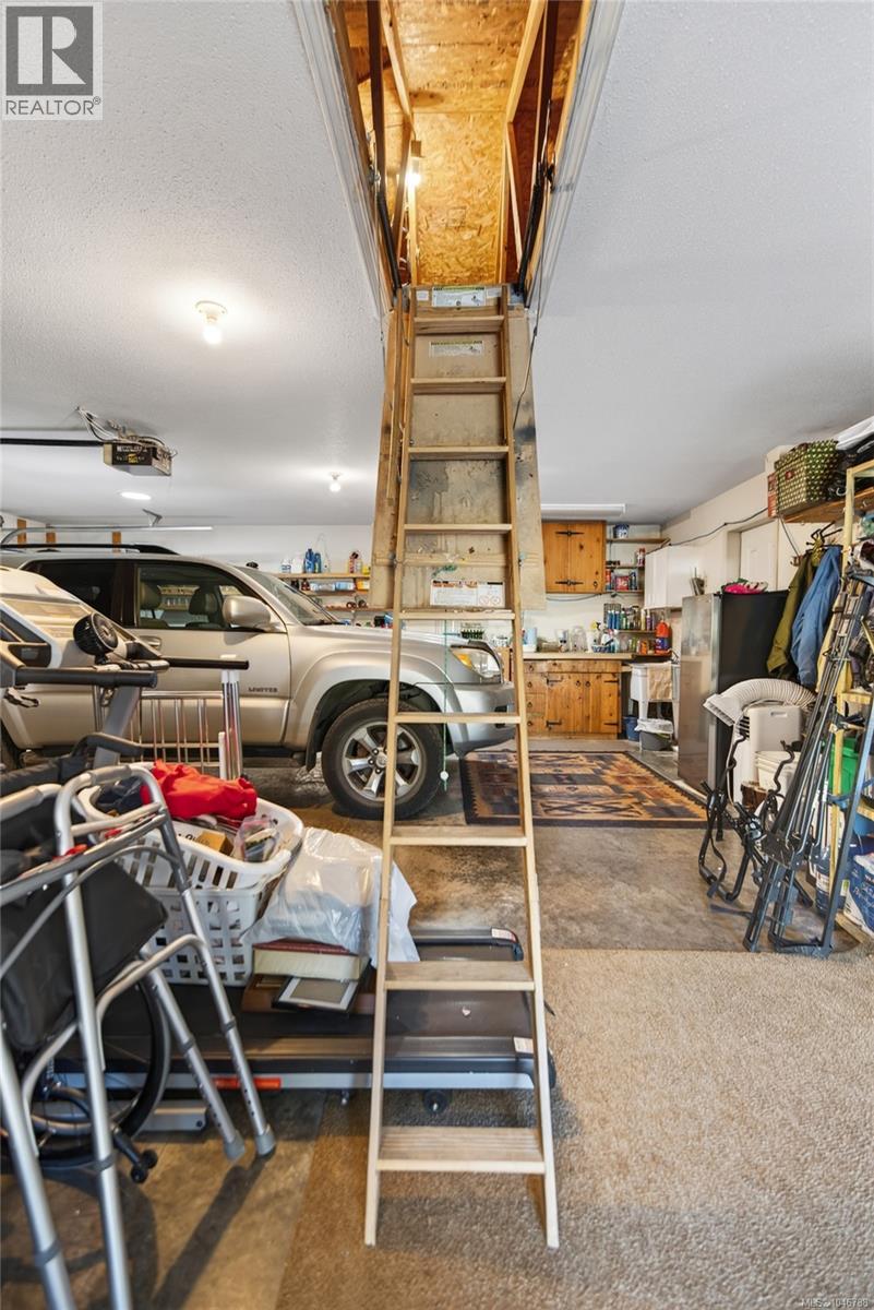 657 Sierra Pines Rd, Comox, British Columbia  V9M 3W8 - Photo 38 - 1046788