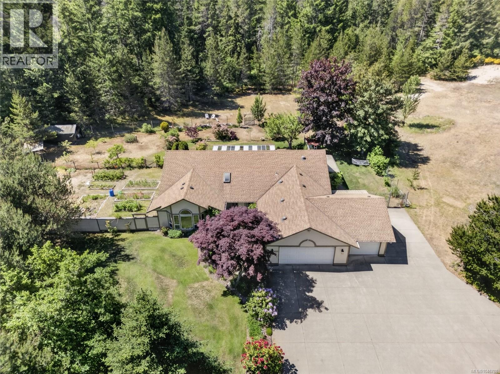 657 Sierra Pines Rd, Comox, British Columbia  V9M 3W8 - Photo 4 - 1046788