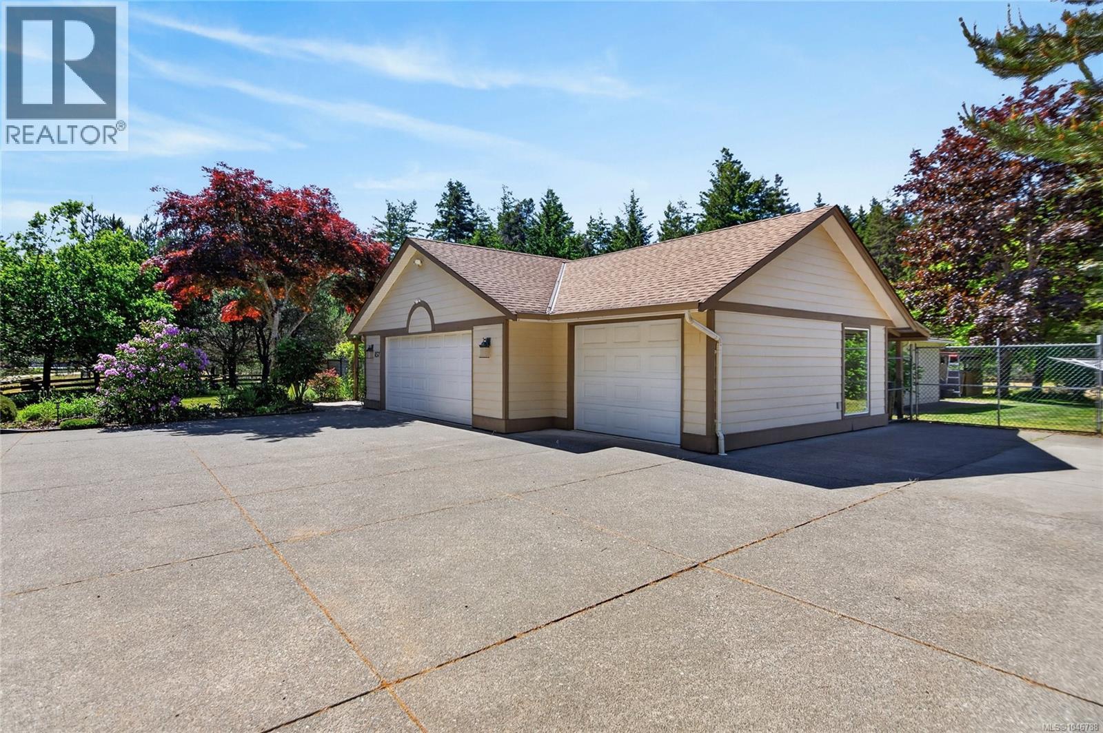 657 Sierra Pines Rd, Comox, British Columbia  V9M 3W8 - Photo 42 - 1046788