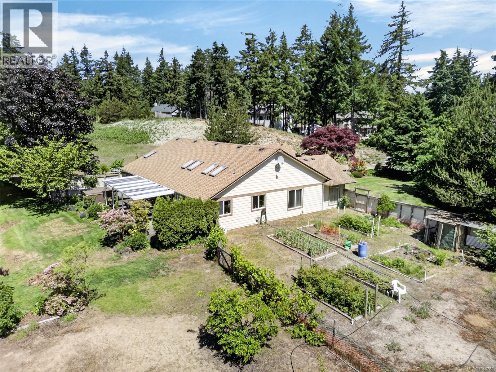 657 Sierra Pines Rd, Comox, British Columbia  V9M 3W8 - Photo 75 - 1046788