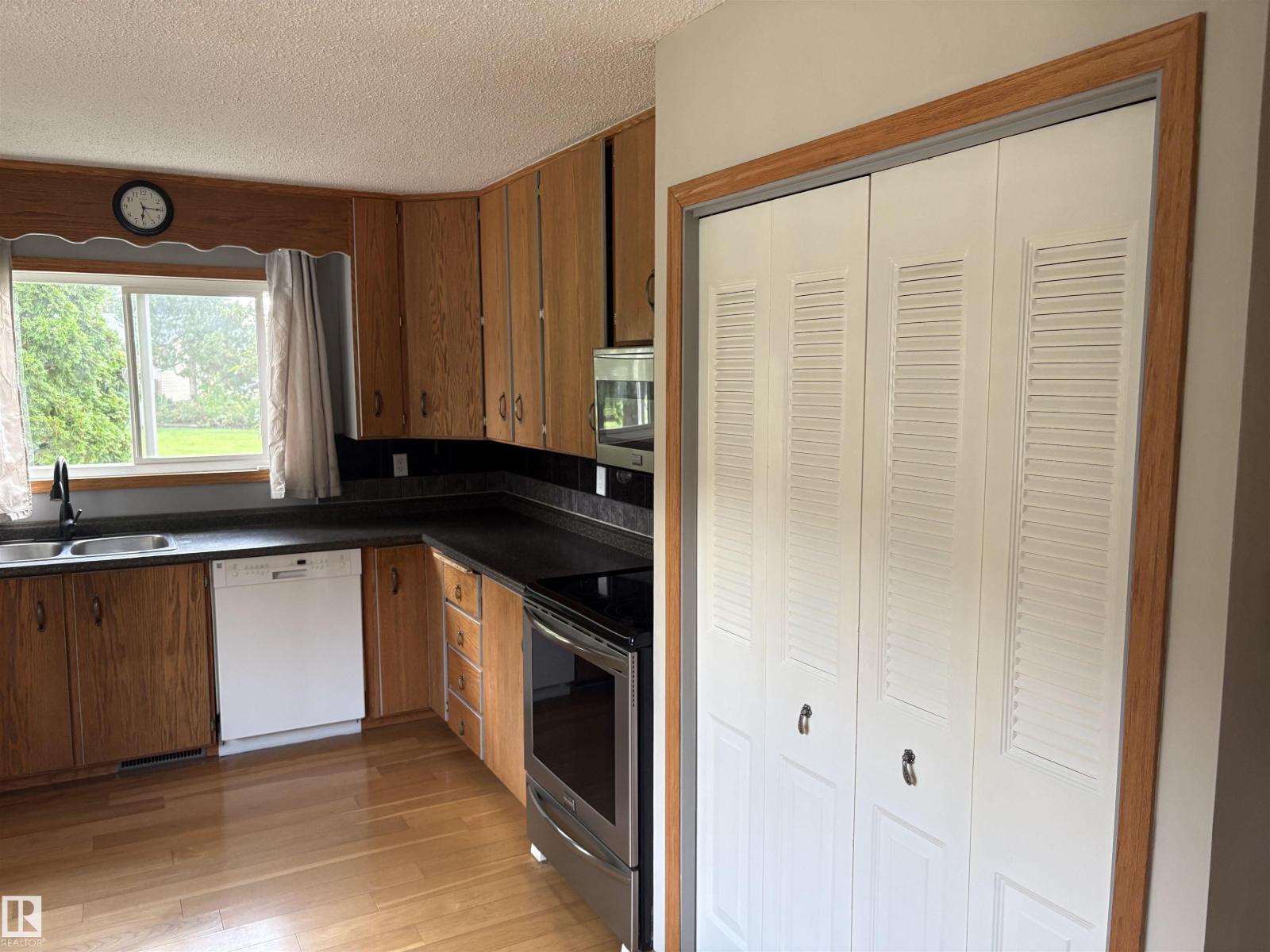 13831 23 St Nw, Edmonton, Alberta  T5Y 1C1 - Photo 18 - E4502848