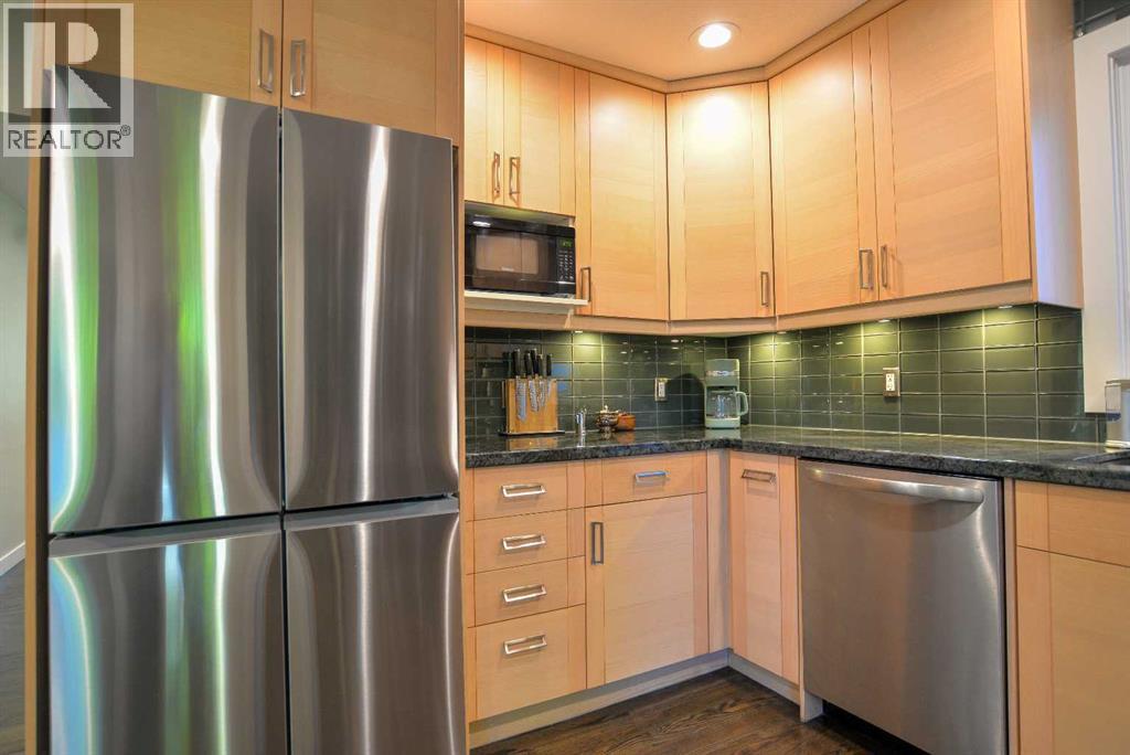 361 Capri Avenue Nw, Calgary, Alberta  T2L 0J5 - Photo 13 - A2328948
