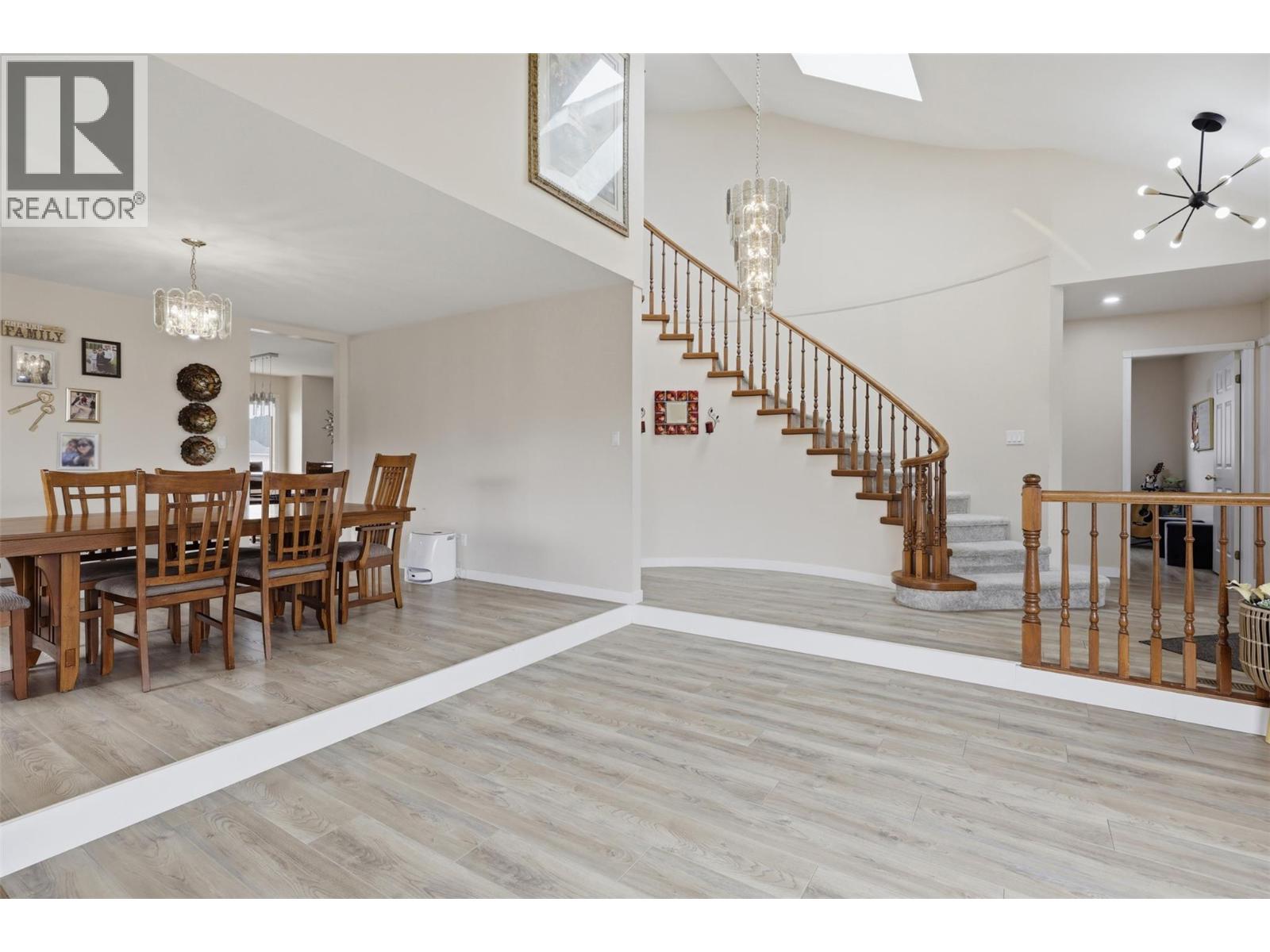 864 Nicolani Drive, Kamloops, British Columbia  V2B 5B3 - Photo 8 - 10397733