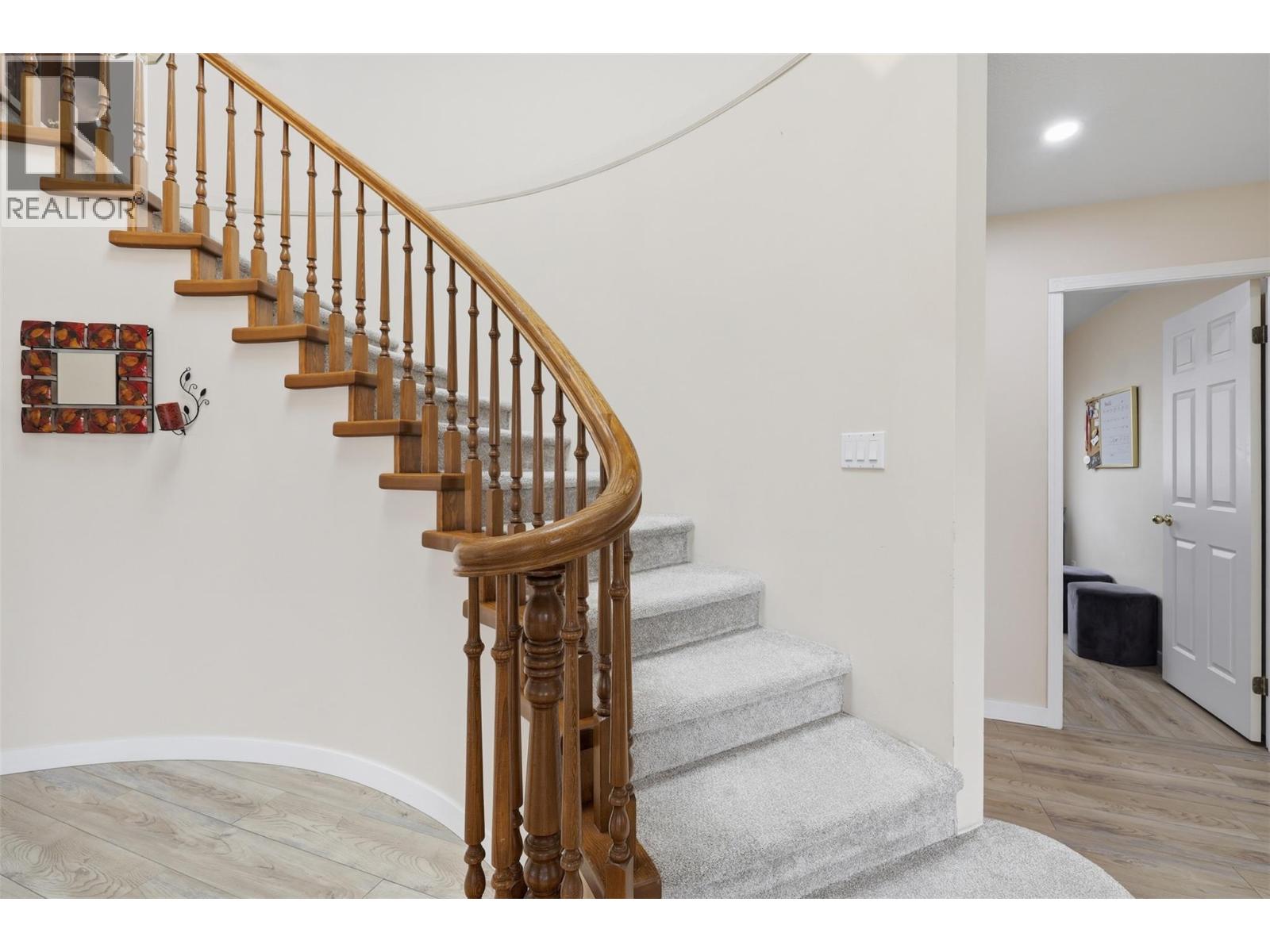 864 Nicolani Drive, Kamloops, British Columbia  V2B 5B3 - Photo 28 - 10397733