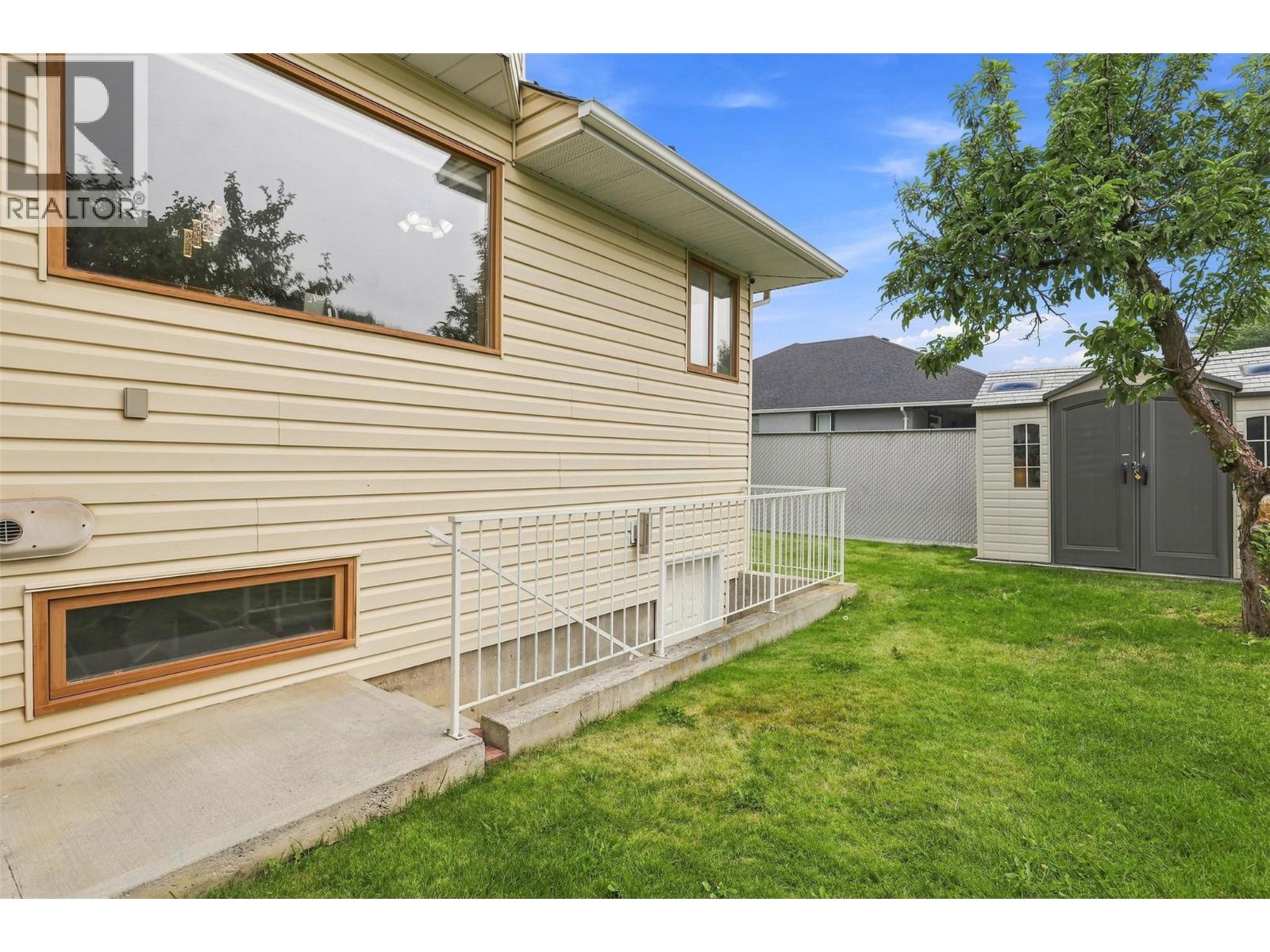864 Nicolani Drive, Kamloops, British Columbia  V2B 5B3 - Photo 43 - 10397733