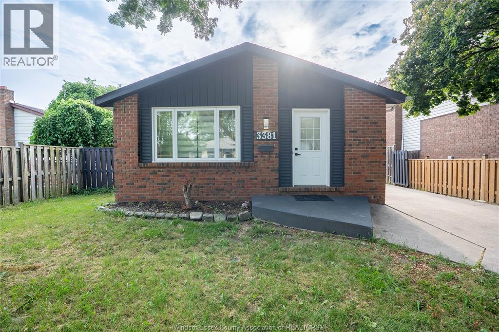 MLS# 26019794: 3381 Pineview CRESCENT, Windsor, Canada