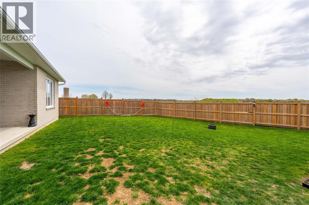 3613 Queen Street, Plympton-Wyoming, Ontario  N0N 1E0 - Photo 50 - 26019801