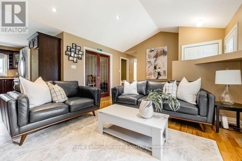 28 Marl Creek Drive, Springwater, Ontario L0L 2K0 - Photo 11 - S13673116