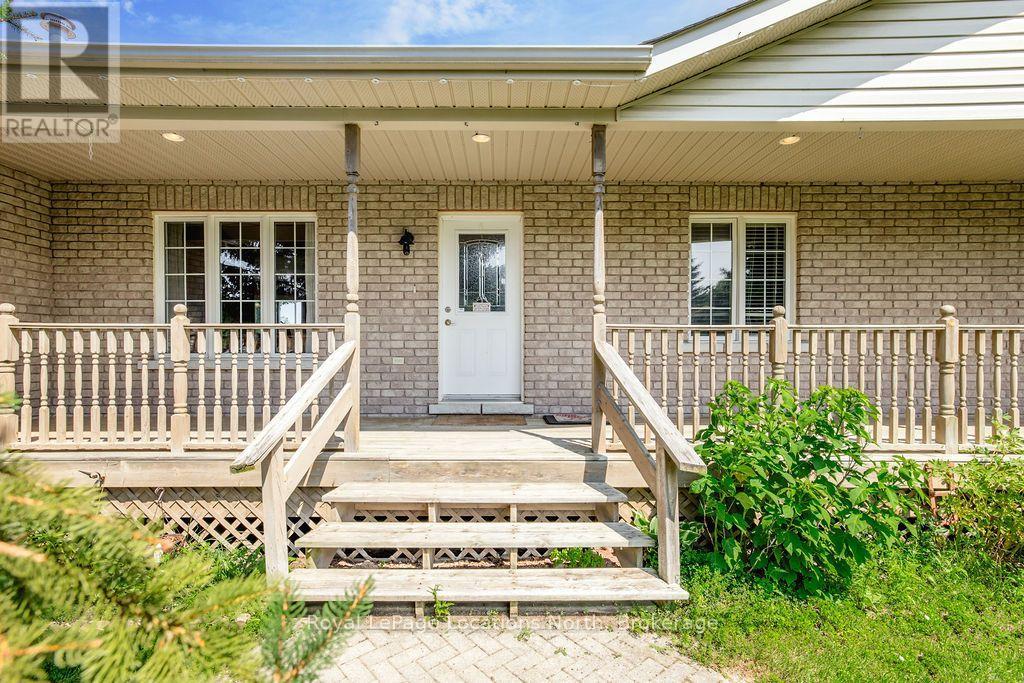 28 Marl Creek Drive, Springwater, Ontario L0L 2K0 - Photo 6 - S13673116