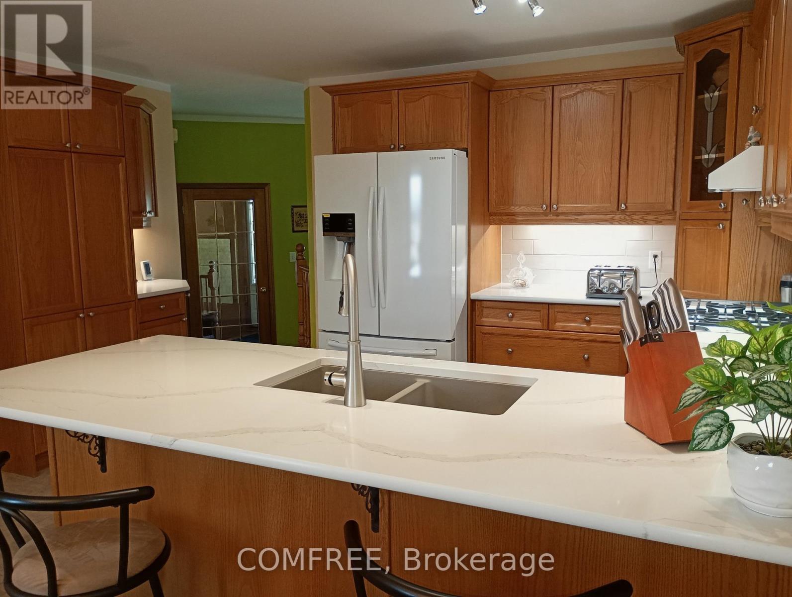 35 Tanya Drive, Southwest Middlesex, Ontario  N0L 1M0 - Photo 18 - X13490048