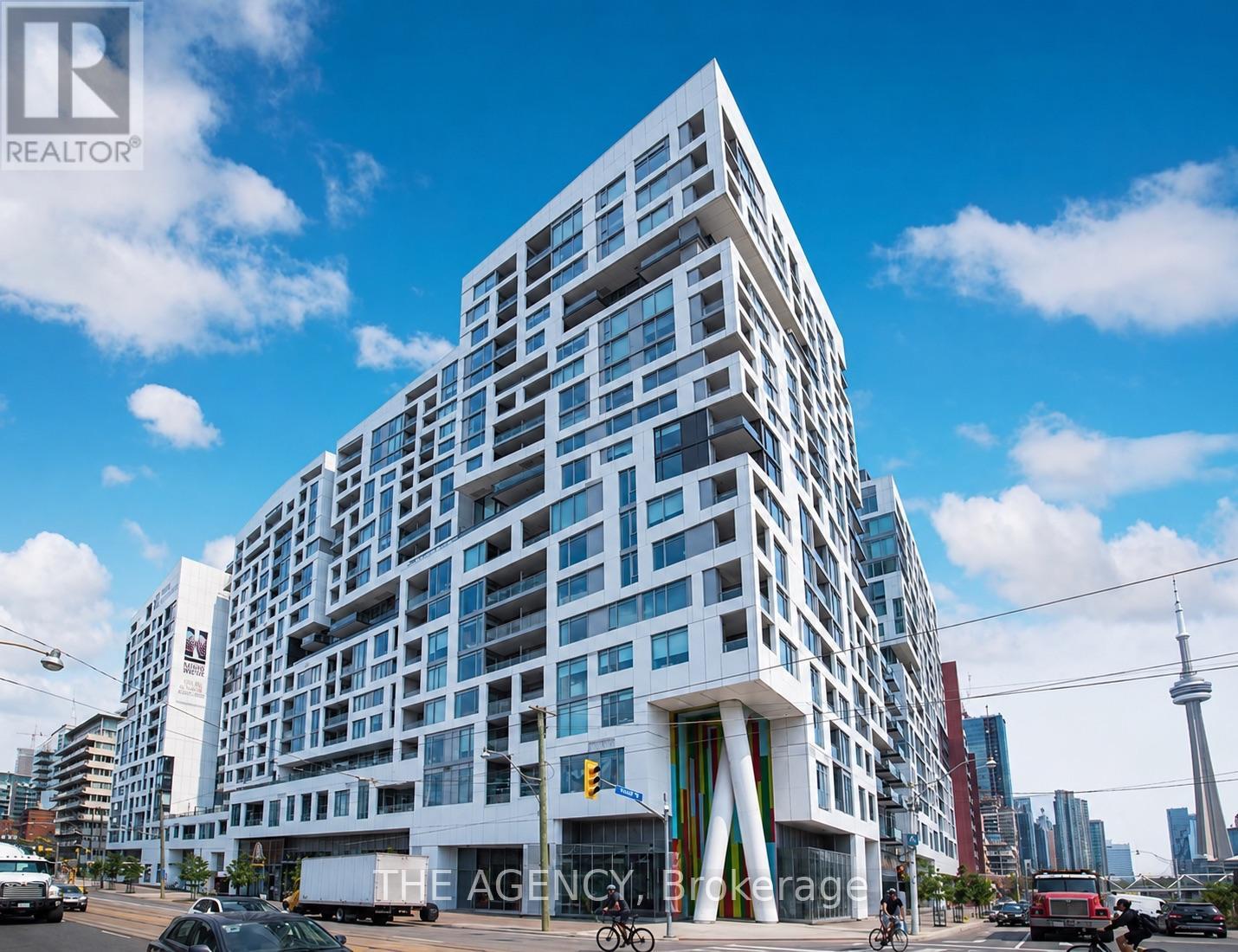1415W - 27 BATHURST STREET