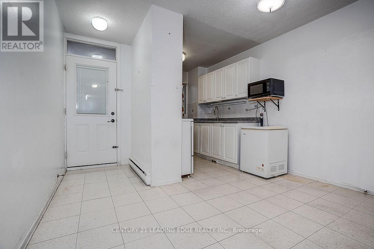 207 - 135 Leeward Glenway, Toronto, Ontario  M3C 2Z2 - Photo 11 - C13673090