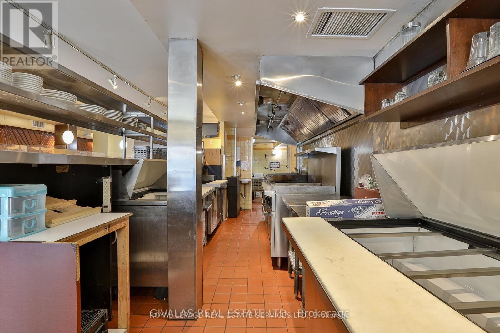 174 Eglinton Avenue W, Toronto, Ontario  M4R 1A7 - Photo 13 - C13673146