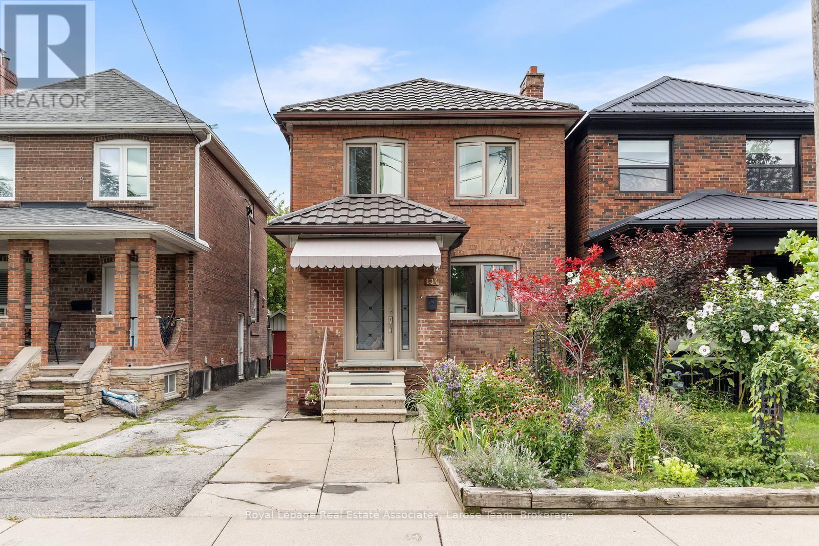 134 HOLLAND PARK AVENUE, Toronto, Ontario