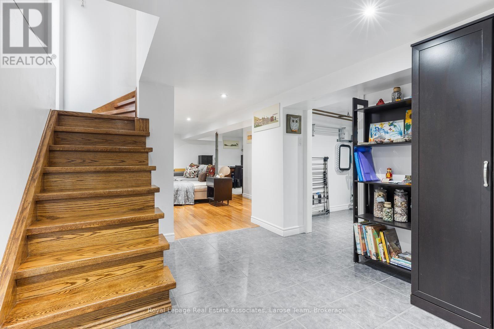 134 Holland Park Avenue, Toronto, Ontario  M6E 1L6 - Photo 29 - C13673148