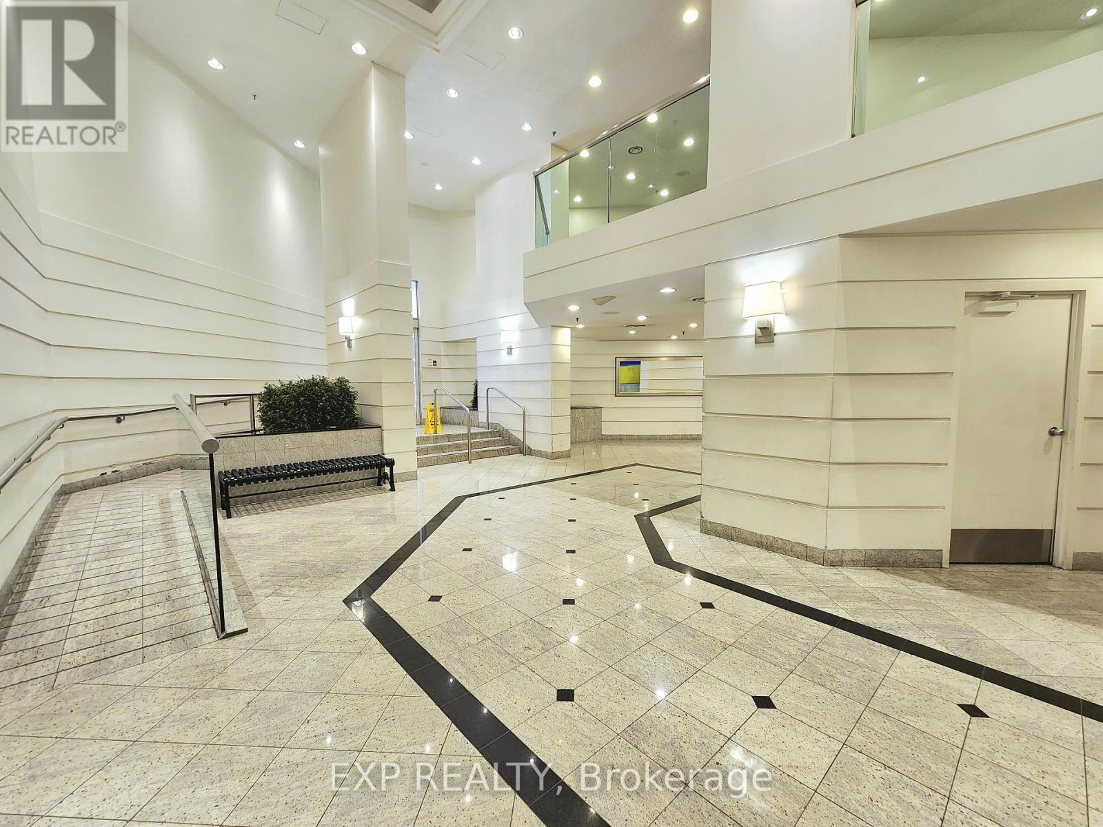 1421 - 711 Bay Street, Toronto, Ontario  M5G 2J8 - Photo 3 - C13673178