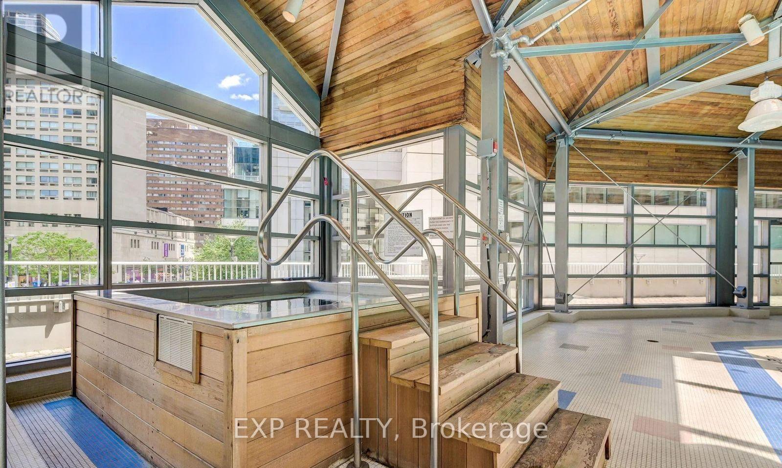 1421 - 711 Bay Street, Toronto, Ontario  M5G 2J8 - Photo 6 - C13673178