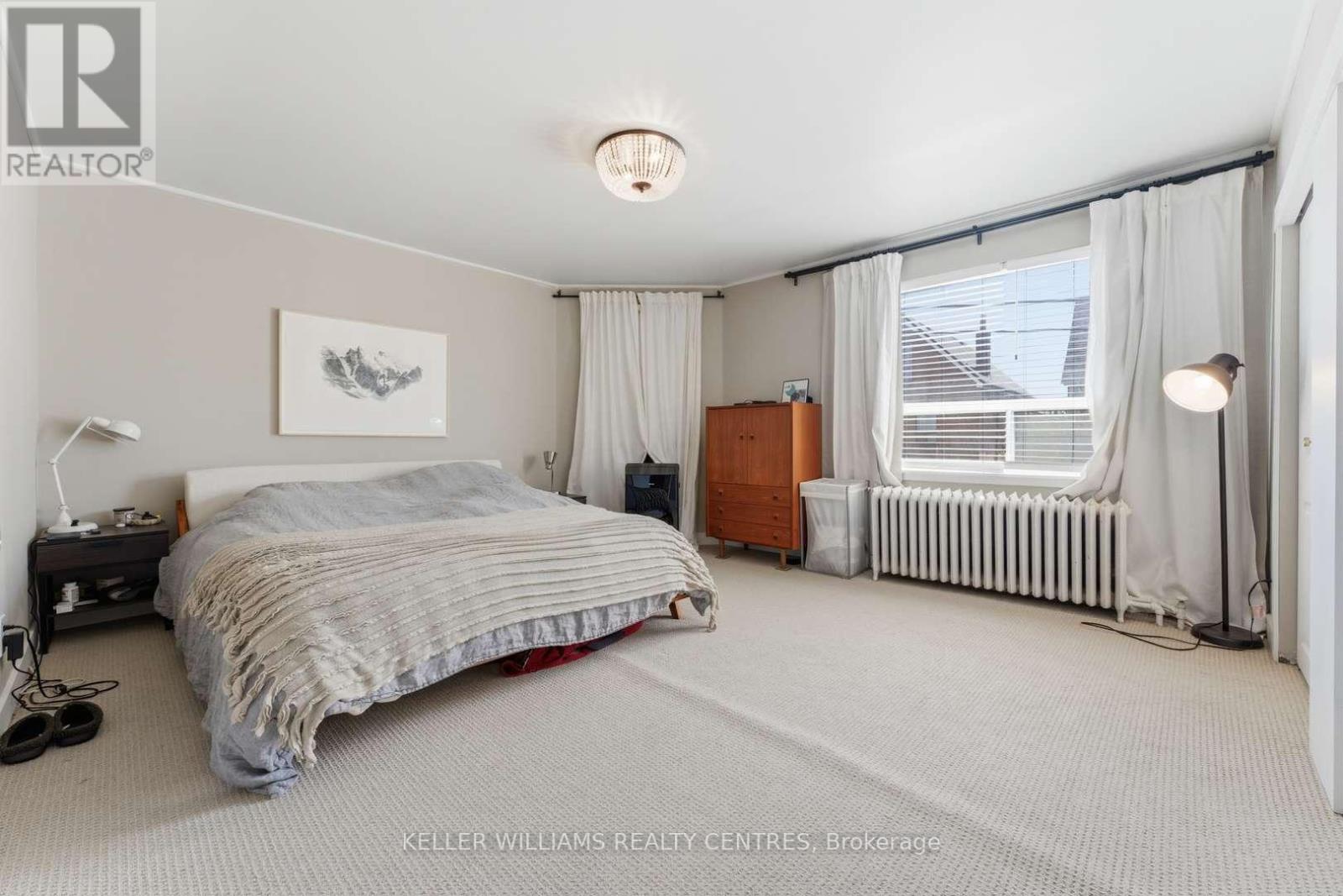 42 Mansfield Avenue, Toronto, Ontario  M6J 2B2 - Photo 8 - C13673246