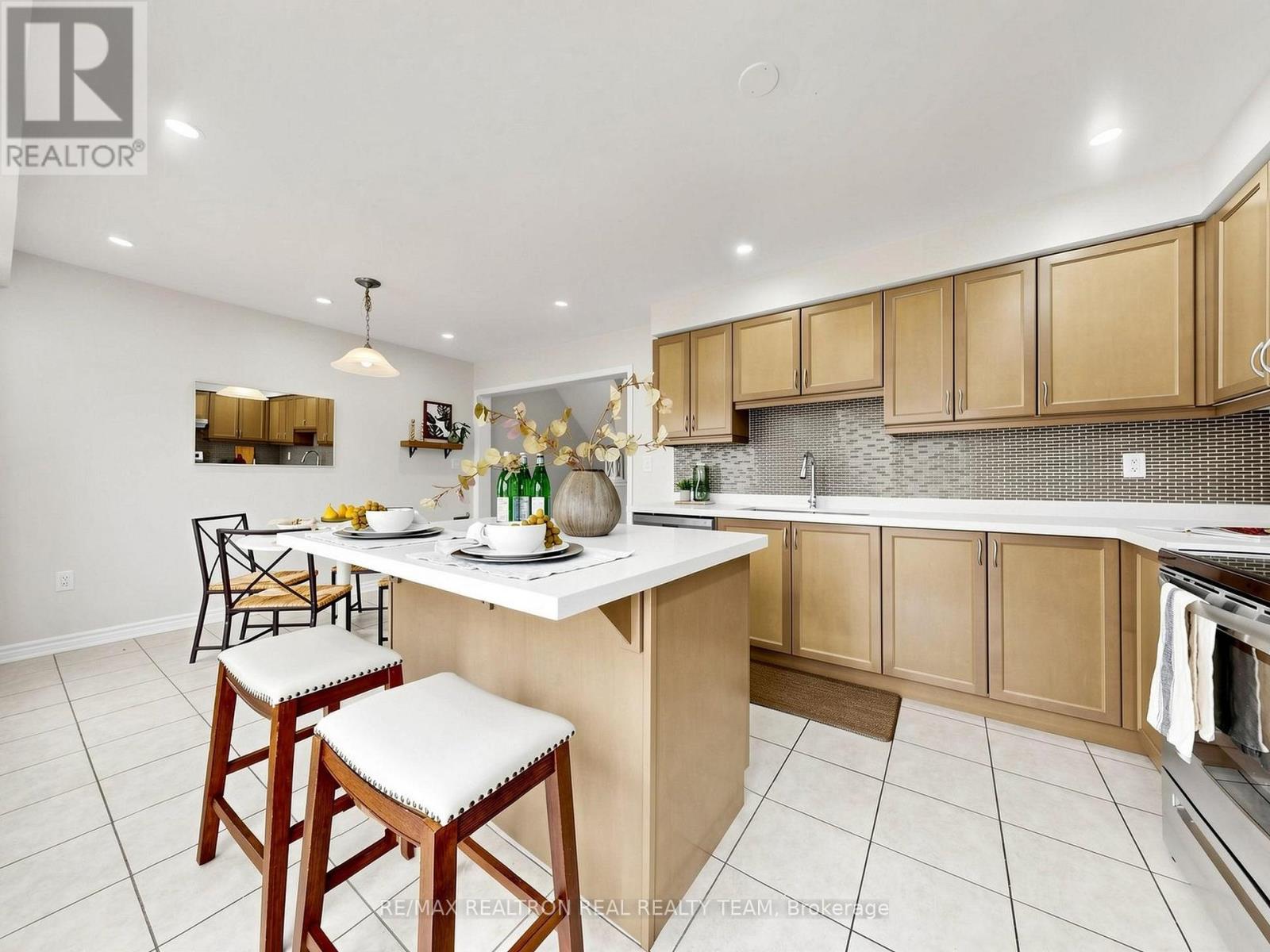 2708 Burkholder Drive, Pickering, Ontario  L1X 0G2 - Photo 18 - E13673070