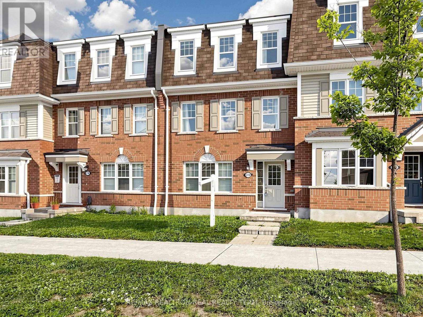 2708 Burkholder Drive, Pickering, Ontario  L1X 0G2 - Photo 2 - E13673070